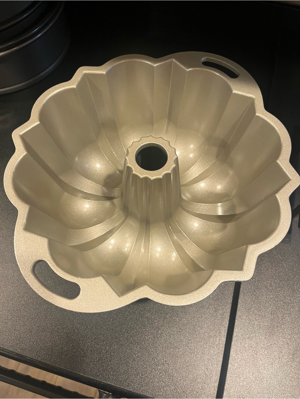 Nordic Ware Bundt Cake Pan 10-15 cups